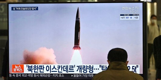 کره شمالي موشک بالستيک جديد با برد 1500 کيلومتر آزمايش کرد