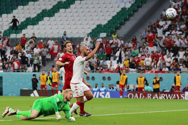 اولین بازی بدون گل جام/ دانمارک به صخره تونس خورد
