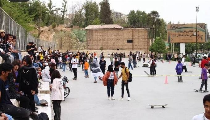 واکنش شدیداللحن حوزه علمیه به کشف حجاب دختران در شیراز