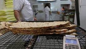 مقام صنفی: تکذیب نان بربری 10 هزار تومانی؛ نانوایان در ریختن خاک به کیسه‌های آرد نقشی ندارند