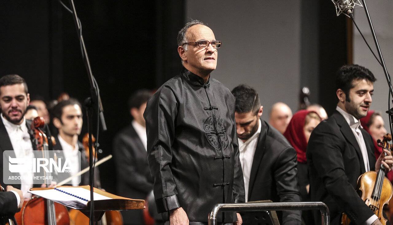 رهبر ارکستر ملی ایران: نوازندگان مانند وزنه‌ بردار هستند