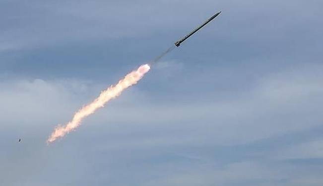 هند از آزمایش موفقیت‌آمیز موشک سطح به هوا خبر داد