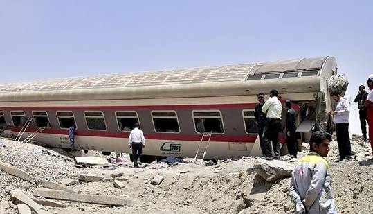 مقصران حادثه تصادف قطار مشهد-یزد بازداشت شدند
