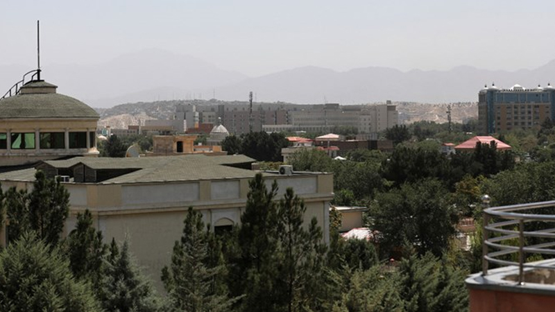 انتقال کارکنان سفارتخانه آمریکا به فرودگاه کابل