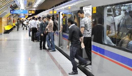 زاکانی قطار متروی تهران را به قم امانت می‌دهد