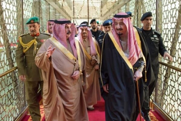 دیدار پادشاهان بحرین و عربستان؛ تأکید بر تقویت همکاری‌های امنیتی