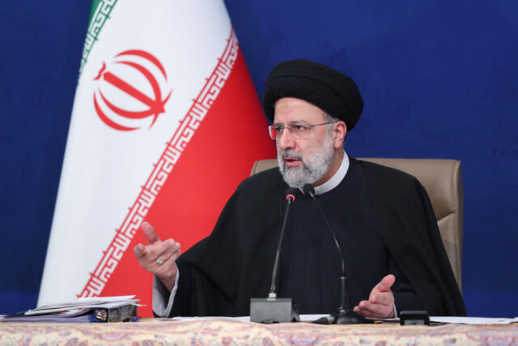 رئیس جمهور به حوادث بازی فوتبال ایران و لبنان در مشهد واکنش نشان داد | باید تمام دستگاه ها خود را موظف به رعایت قانون بدانند.