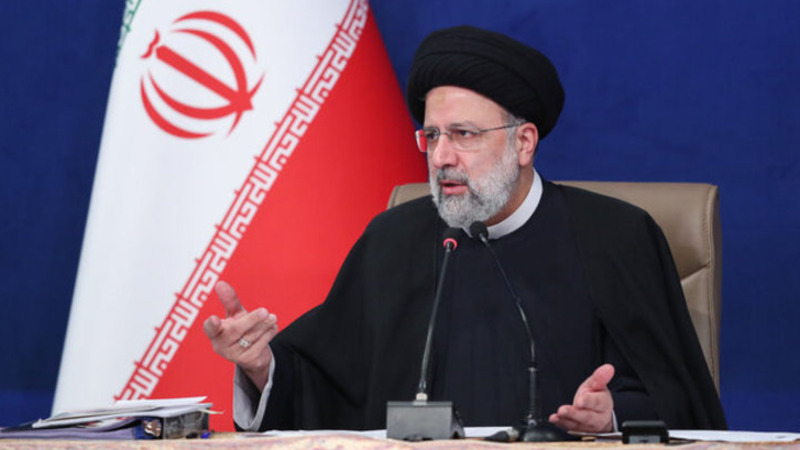 رئیس جمهور به حوادث بازی فوتبال ایران و لبنان در مشهد واکنش نشان داد | باید تمام دستگاه ها خود را موظف به رعایت قانون بدانند.