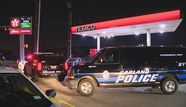 فرد مسلح حاضران در پمپ بنزین «گارلند» آمریکا را به رگبار بست