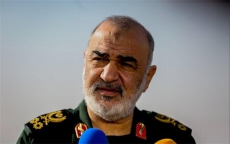 فرمانده سپاه: ایران اولین کشور مسلمانی است که ماهواره در فضا قرار می‌دهد
