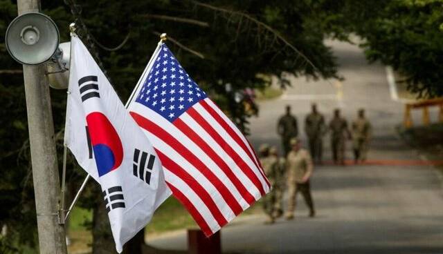 آمریکا و کره جنوبی ۸ موشک "زمین به زمین" شلیک کردند