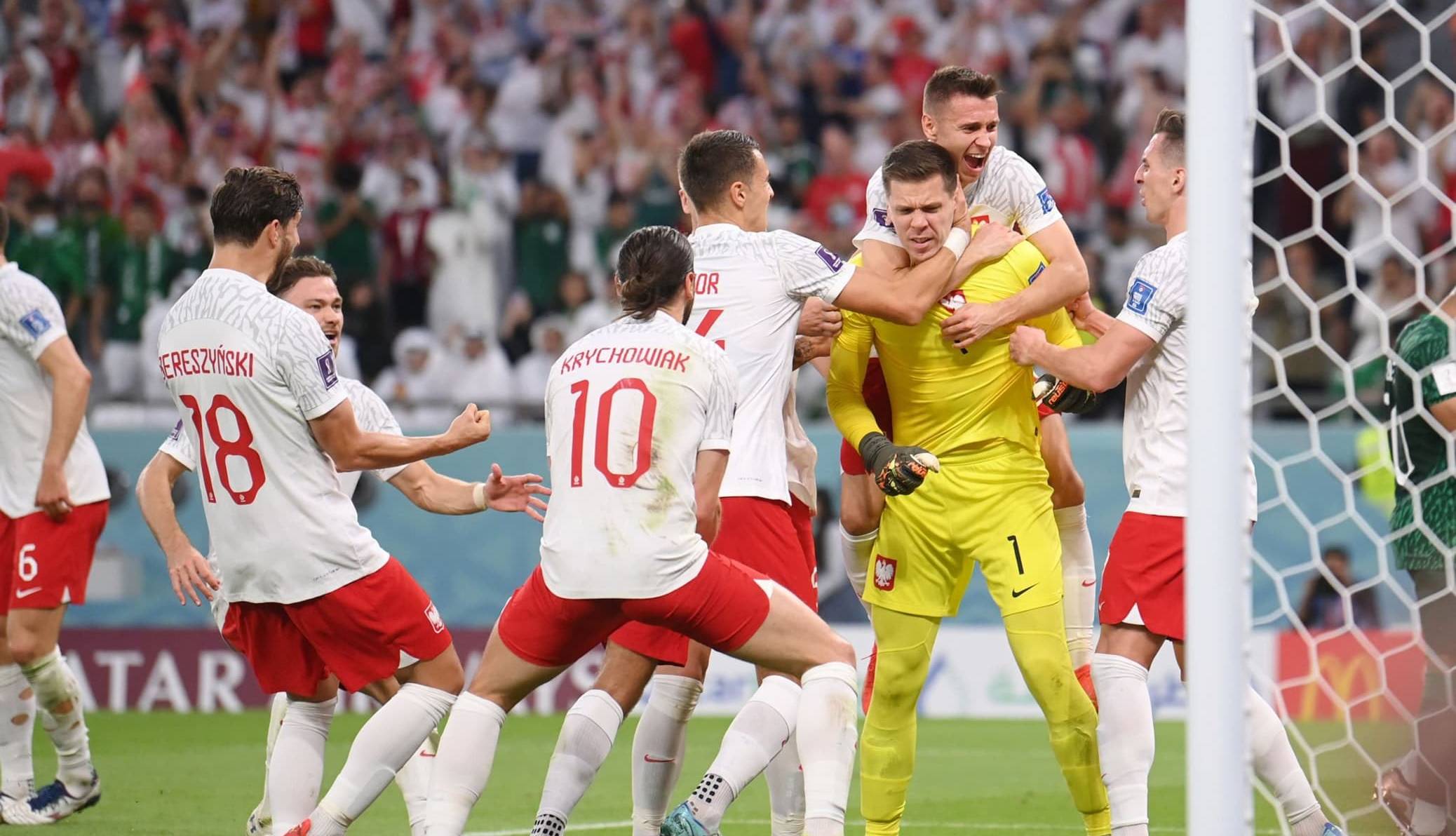 نخستین پیروزی برای لهستان؛ یک اشتباه کمر شگفتی‌ساز جام را شکست!