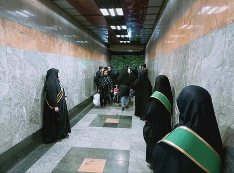 وحیدی:تذکر حجاب در متروی تهران توسط گروه‌های مردمی انجام می‌شود