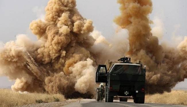 انفجار بزرگ در مسیر کاروان ارتش آمریکا حوالی مرز سوریه و عراق