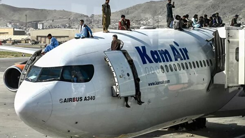 تشخیص هویت قربانیان سقوط از هواپیمای نظامی آمریکا در فرودگاه کابل