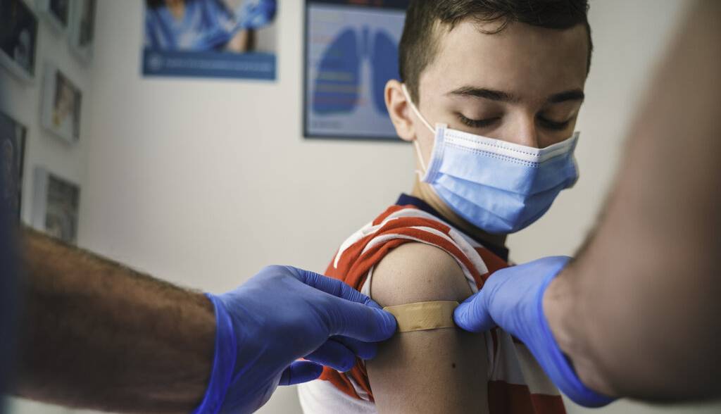 مهمترین عوارض واکسن کرونا برای کودکان را بشناسید
