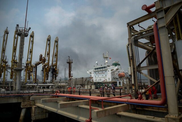 ادعایی درباره افزایش واردات نفت چین از ایران و چشم‌پوشی آمریکا
