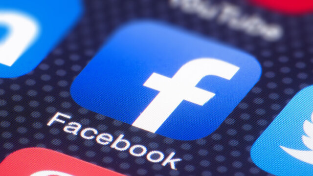 فیسبوک چندین حساب کاربری را با ادعای "ارتباط با حکومت ایران" حذف کرد