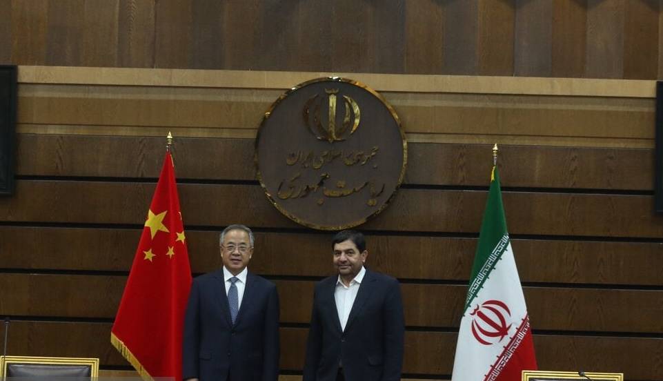 حضور هیئت 70 نفره چینی در تهران؛ معاون نخست‌وزیر چین با مخبر دیدار کرد