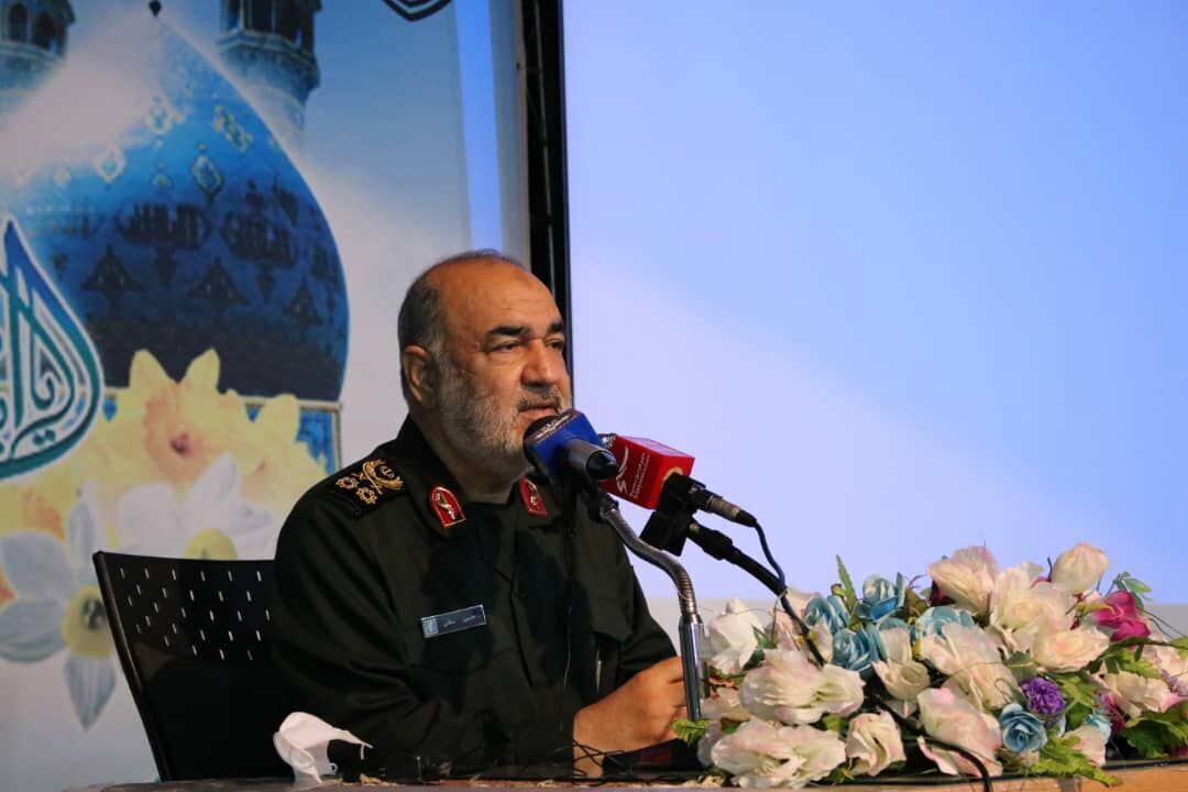 فرمانده سپاه: پرنده‌های بدون سرنشین ایران در هر جایی می‌توانند بنشینند و یا عملیات انجام دهند