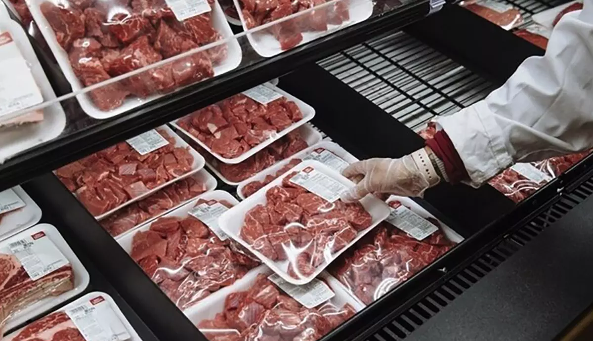 علت گرانی گوشت قرمز چیست؟/ ایران از کنیا گوشت وارد می‌کند؟