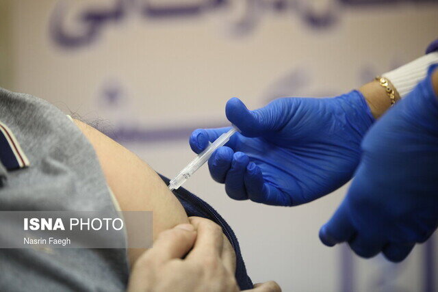 استقرار ٦ واحد سیار واکسیناسیون در مسیر راهپیمایی جاماندگان اربعین در تهران