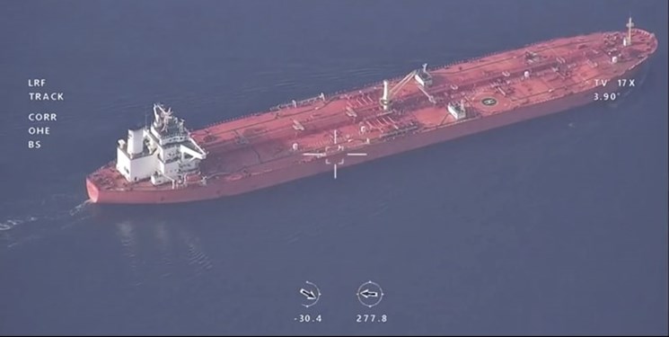 آسوشیتدپرس به نقل از یک مقام ایرانی: نفتکش ویتنامی آب‌های ایران را ترک کرد