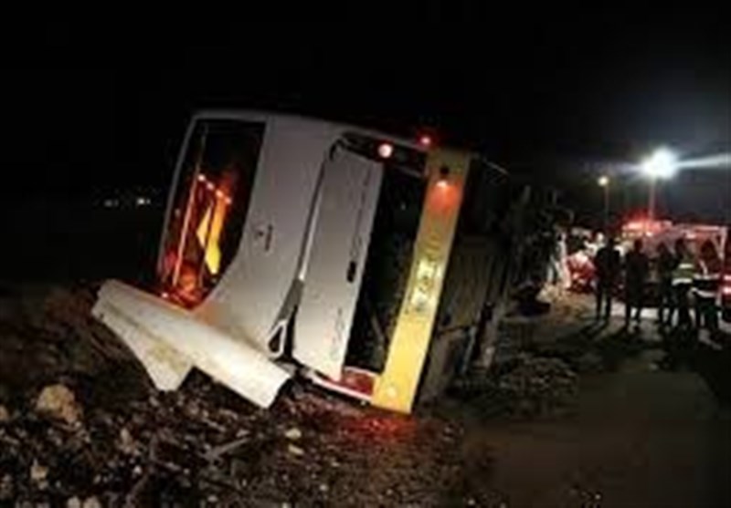 واژگونی اتوبوس در محور اراک-بروجرد با 2 کشته و 57 مصدوم