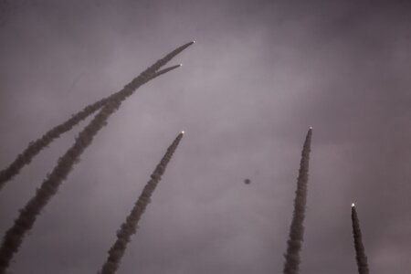 شلیک همزمان ۱۶ فروند موشک بالستیک در مرحله نهایی رزمایش سپاه