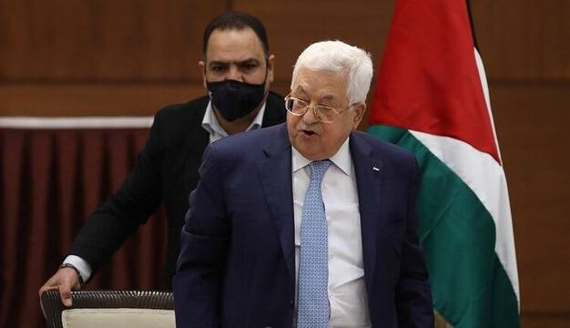 عباس به لغو گذرنامه‌های دیپلماتیک مخالفانش ادامه می‌دهد