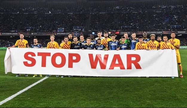 پیام های "جنگ را متوقف کنید" در لیگ اروپا
