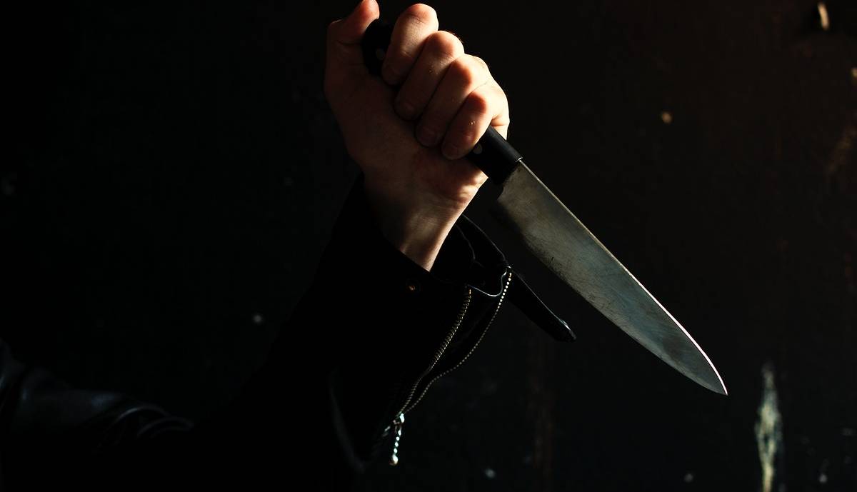 حمله با چاقو به یک زن به خاطر تذکر برای حجاب