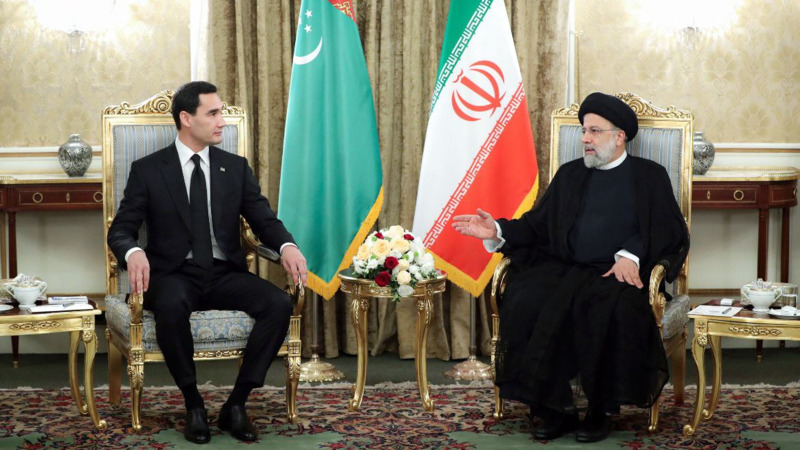 امضای اسناد همکاری میان تهران و عشق‌آباد | رئیسی: مصمم به امضای سند برای همکاری دو دهه آینده با ترکمنستان هستیم