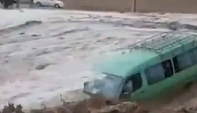 آخرین خبرها از ۳ مفقودی حادثه واژگونی ون در سیلاب مشهد